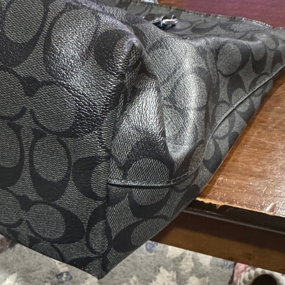 Coach Black Gallery Tote in Signature Graphite Canvas - Picture 9 of 11